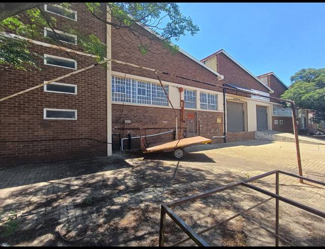 2,812M² WAREHOUSE FOR SALE IN REUVEN